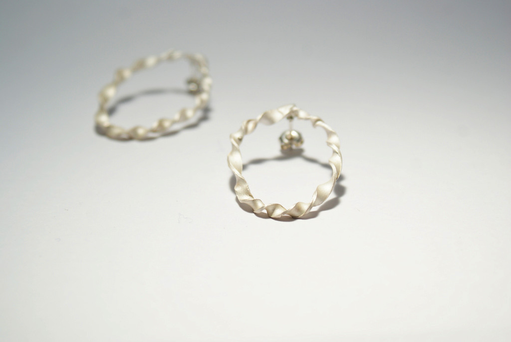 7B_earrings silver.jpg